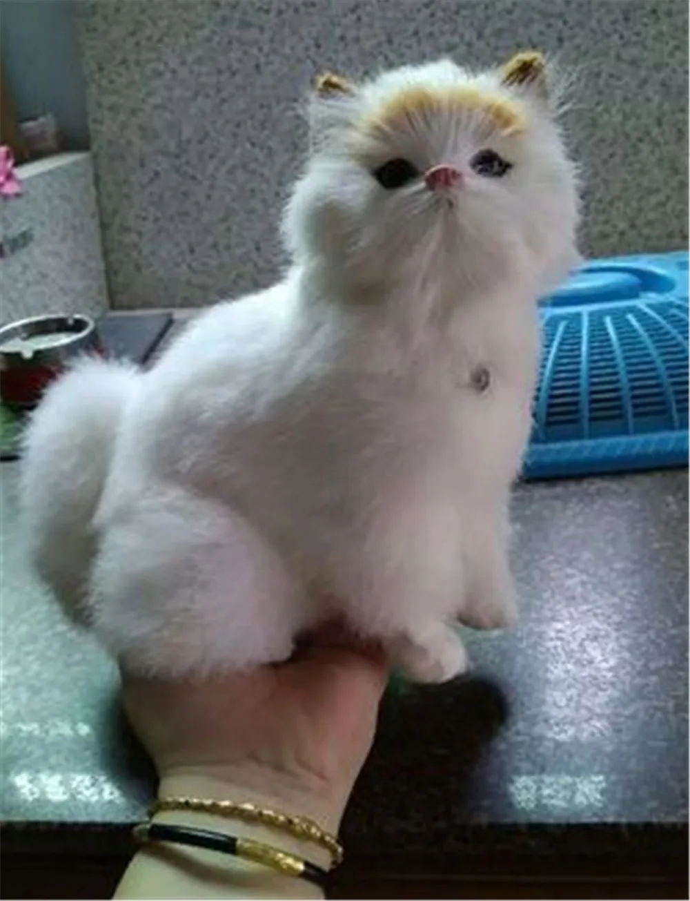 Fancytrader Simulation White Cat with Bell Toy Model Handicraft Animals Cat Doll Plastic& Fur 22cmx20cm 9