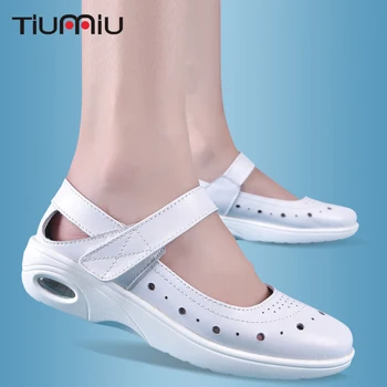 

2018 Doctor Nurse Soft White Workwear Shoes Female Cushion Soles Flat Sandals Summer Hospital Wedges Breathable Medical Footwear