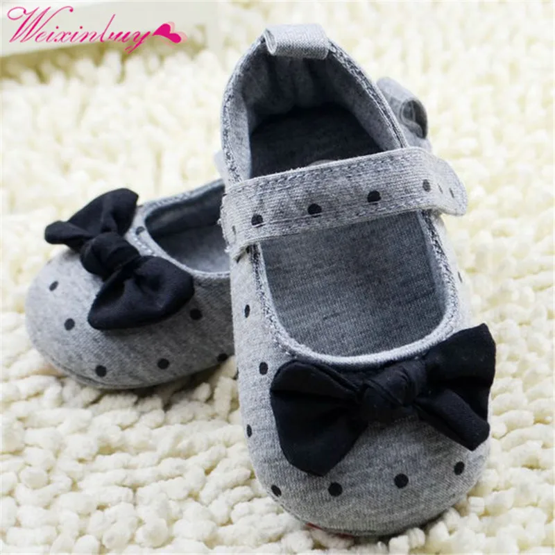 

Cute Baby Shoes Girls Slip-On Cotton Cloth Prewalker Gray Polka Dot Crib Shoes