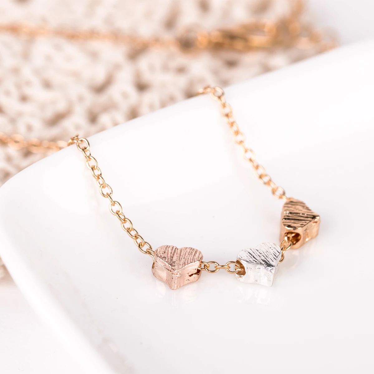 Fashion Women's 3Color Chian Three Hearts Pendant Simple Necklace Dress Gift