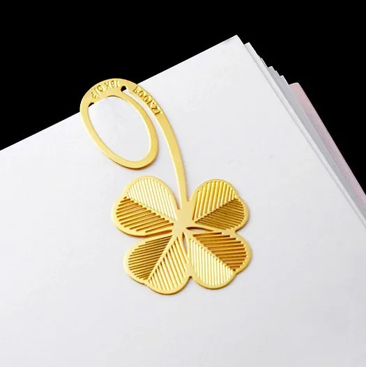 

festival supplies Creative metal bookmarks carving golden color Four Leaf Clover Exquisite vintage stationery gift