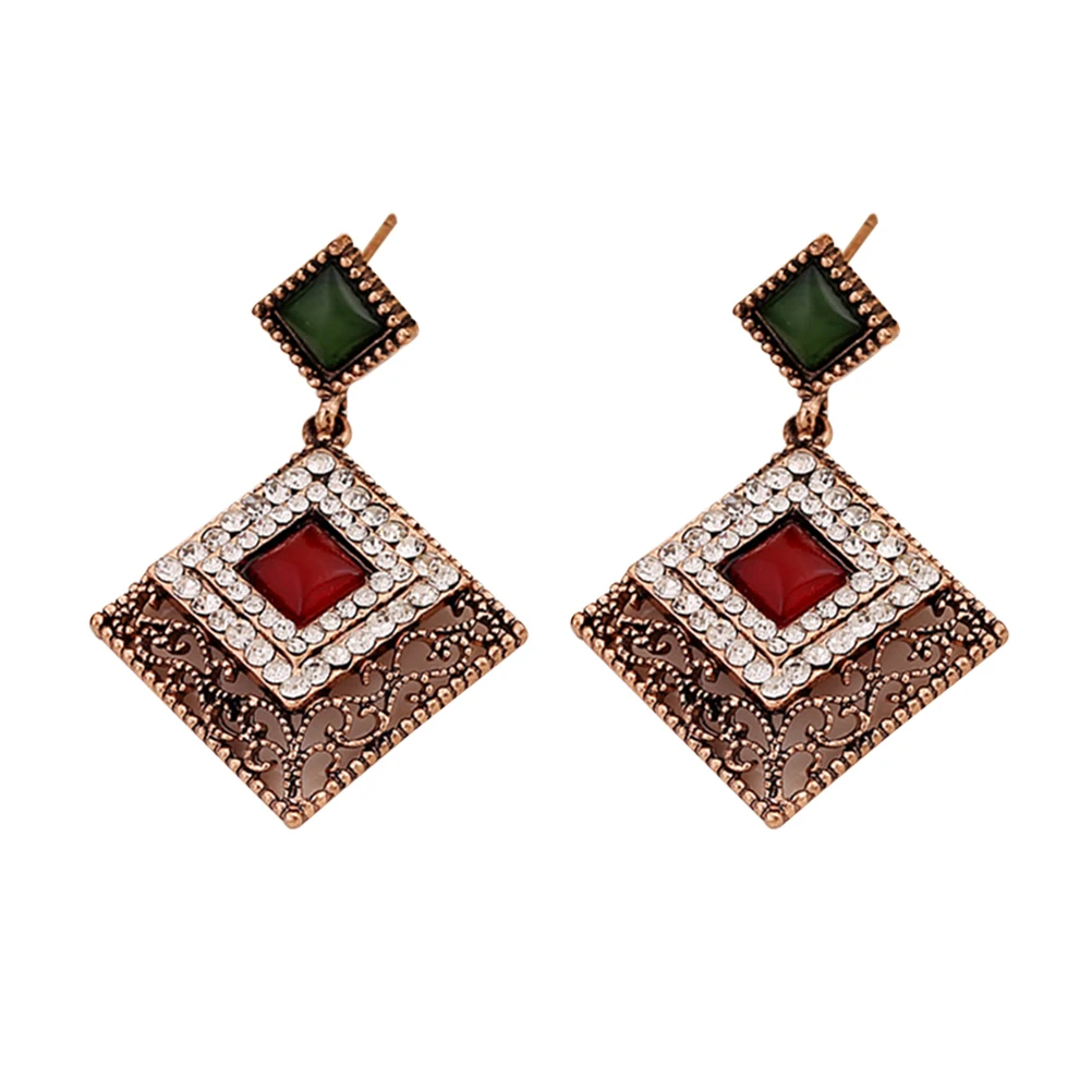 Elegant Bidal Dangle Chandelie Eaings With Cubic Ziconia