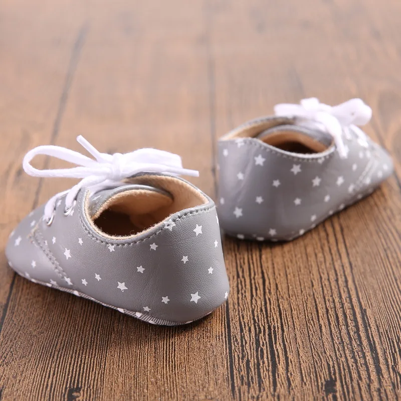 Обувь для новорожденного мягкий подошва для кроватки Лето г. Новая повседневная нескользящая Мягкая обувь для маленьких мальчиков и девочек