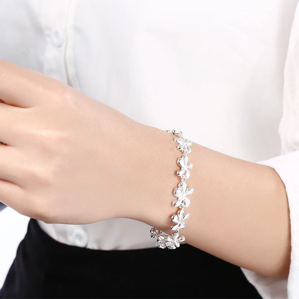 

4Styles Women Bracelets Popular Silver Plated Heart Shape Engagement Plum Blossom Chain Bracelet Wife Party Clothing Accessory