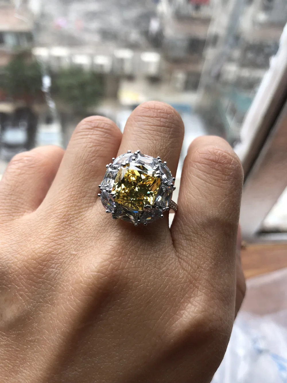 AINOUSHI 925 стерлингового серебра обручальные кольца для женщин желтый камень 5 карат Подушка Halo кольца anillos plata para mujer
