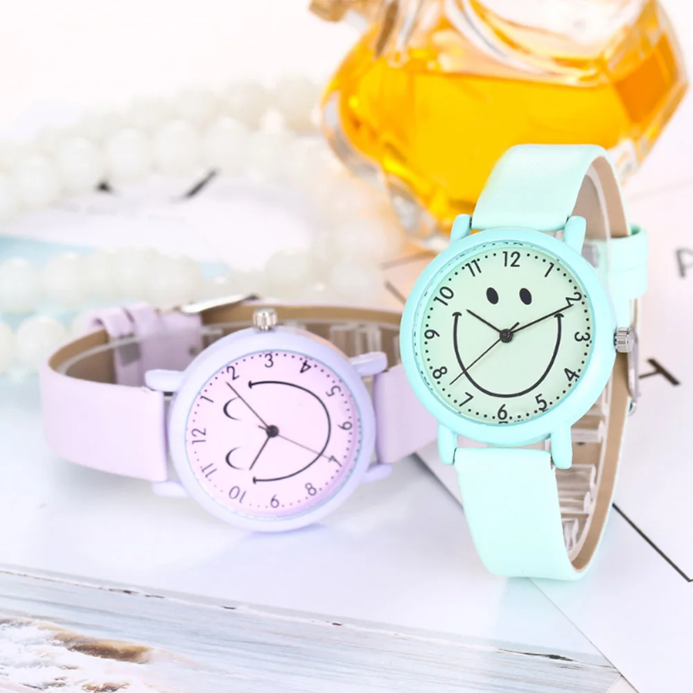 часы смейся. часы для метрики. часы смеются. прикольный циферблат для настенных часов. смешные настенные часы.