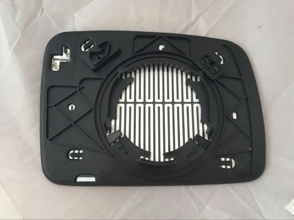 LH side wing mirror glass for Land Rover Discovery 3 / Range Rover