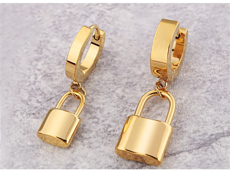 9192331211_996853077