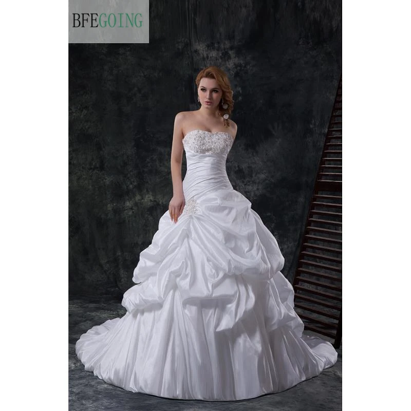 

White Taffeta Appliques Beading Strapless Floor-Length A-line Wedding dresses Chapel Train Sleeveless Bridal Gown