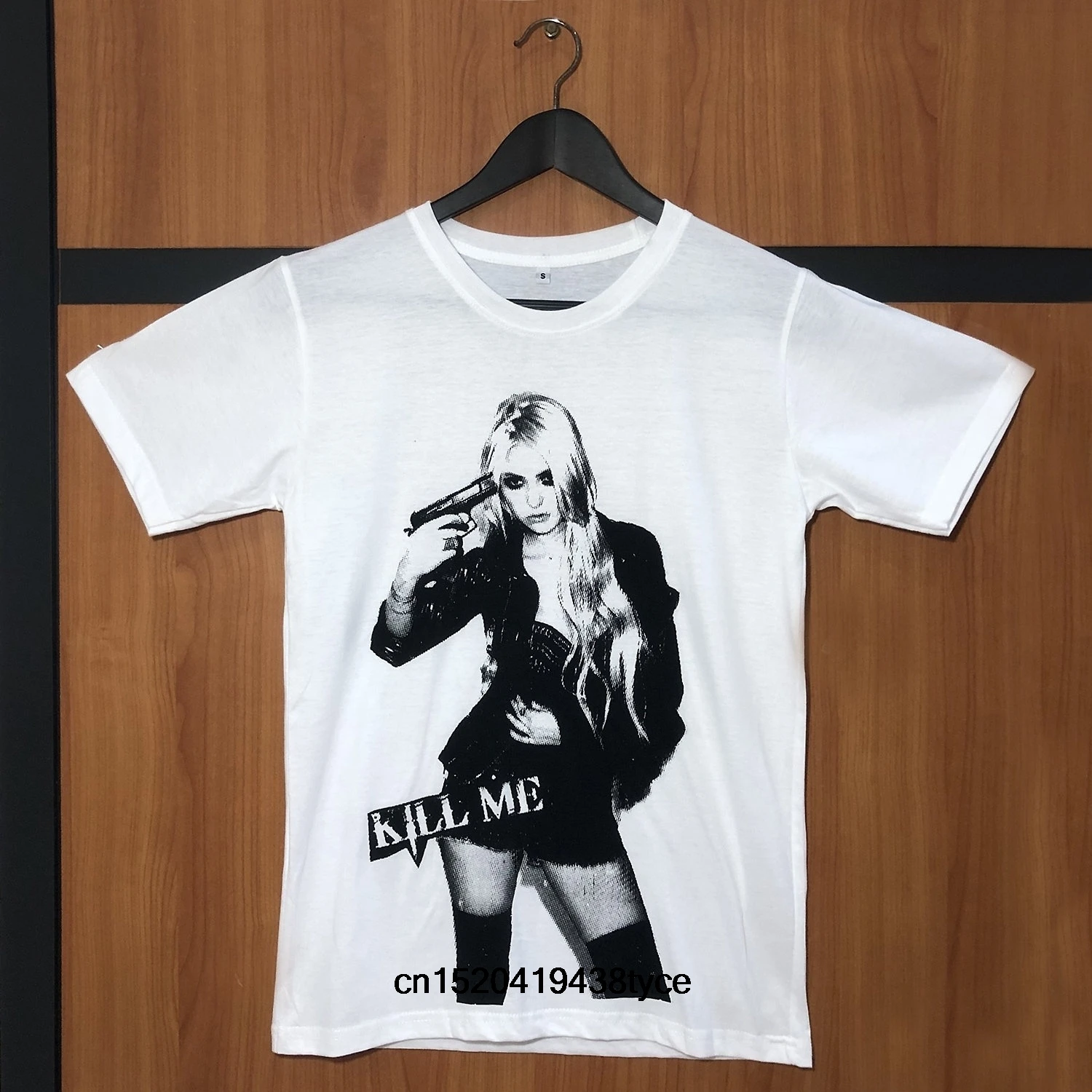 

The Pretty Reckless Design Gun T-shirt