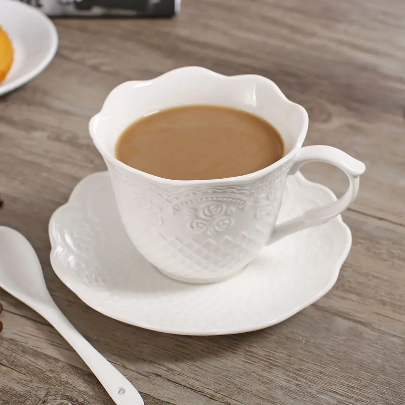 High Quality Modern Style Bone China Elegant Coffee Cup and Saucer with