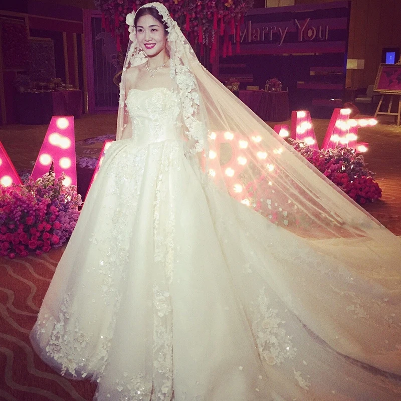 Luxury-Ball-Gown-Sweetheart-Flowers-Beaded-Lace-Wedding-Dresses-2017-1-5-M-Cathedral-Train-Church (1)