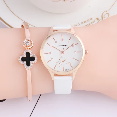 

Mori girl watch female Korean version of the simple small fresh cherry powder female table atmosphere retro trend women's high s