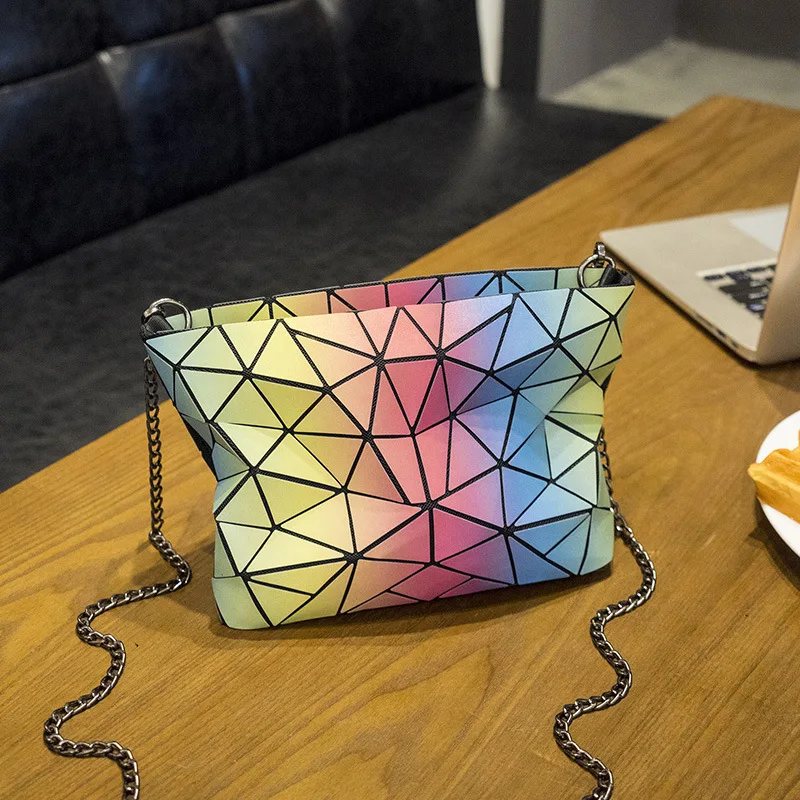 

Wholesale Dongdaemun Rainbow Bag Geometry Bag Shoulder Chain Diagonal Small Bag Luminous Package