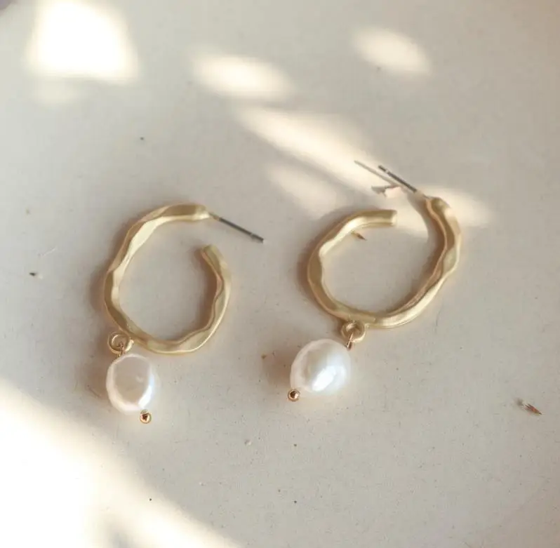 AOMU New Design Matte Metal Gold Hollow Geometric Circle Square Irregular Natural Freshwater Pearl Long Earrings for Women