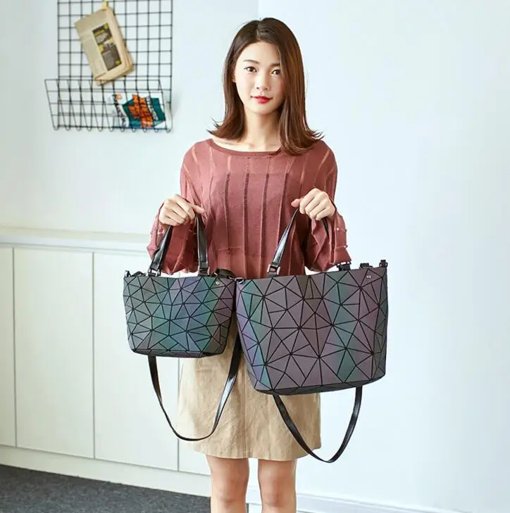 

2019 bag New girl's Geometric Handbag Laser Plain Folding bag Hologram Geometry Casual Totes for girls Free Shipping