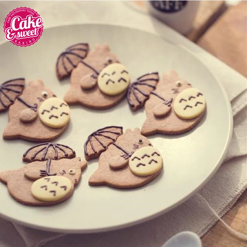 the shape of My Neighbor Totoro cookie cutter-1