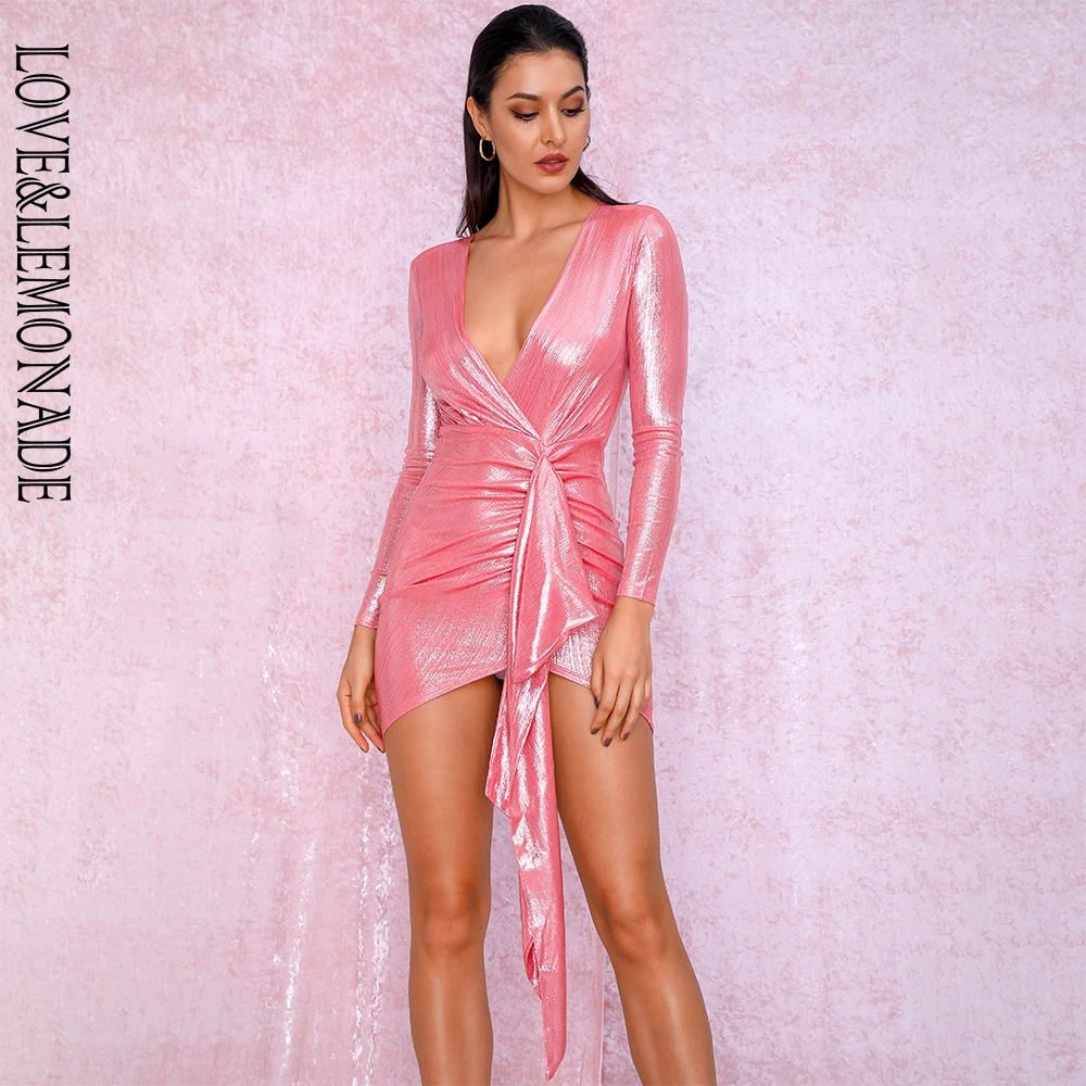Женское блестящее платье LOVE & LEMONADE розовое плиссированное с глубоким v образным