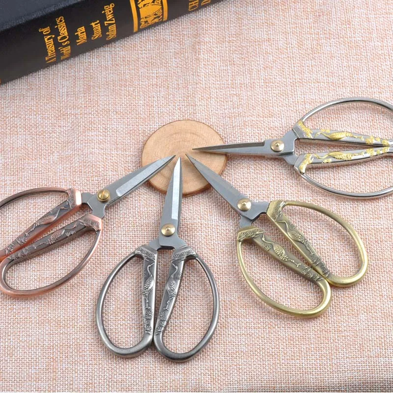 

Good Quality Tesoura Vintage Sewing Scissors Pine Crane Pattern Embroidery For Fabric Cutter Tailor's Scissors 4colors CP0707
