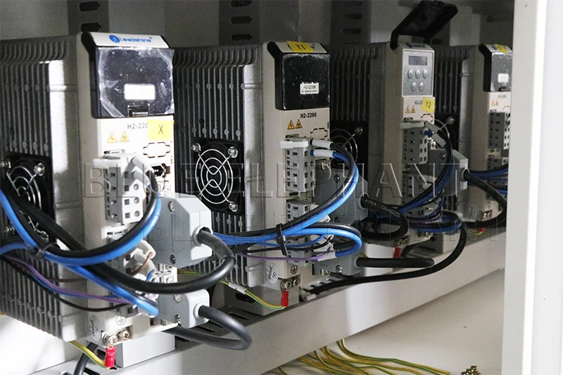 leadshine drivers of 1122 4 axis cnc router with rotary device on table surface