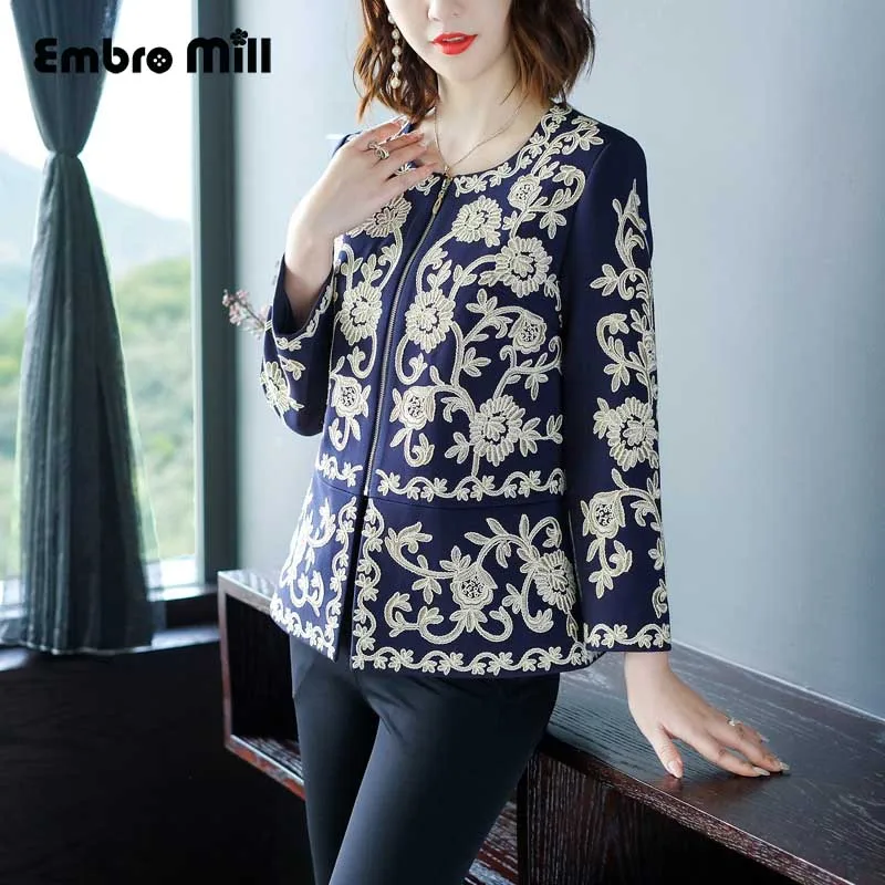 

High-end winter trench coats for women vintage Elegant Floral embroidery loose lady Coat M-4XL