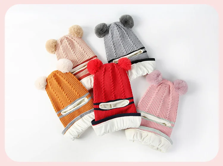 baby beanie with pom pom 