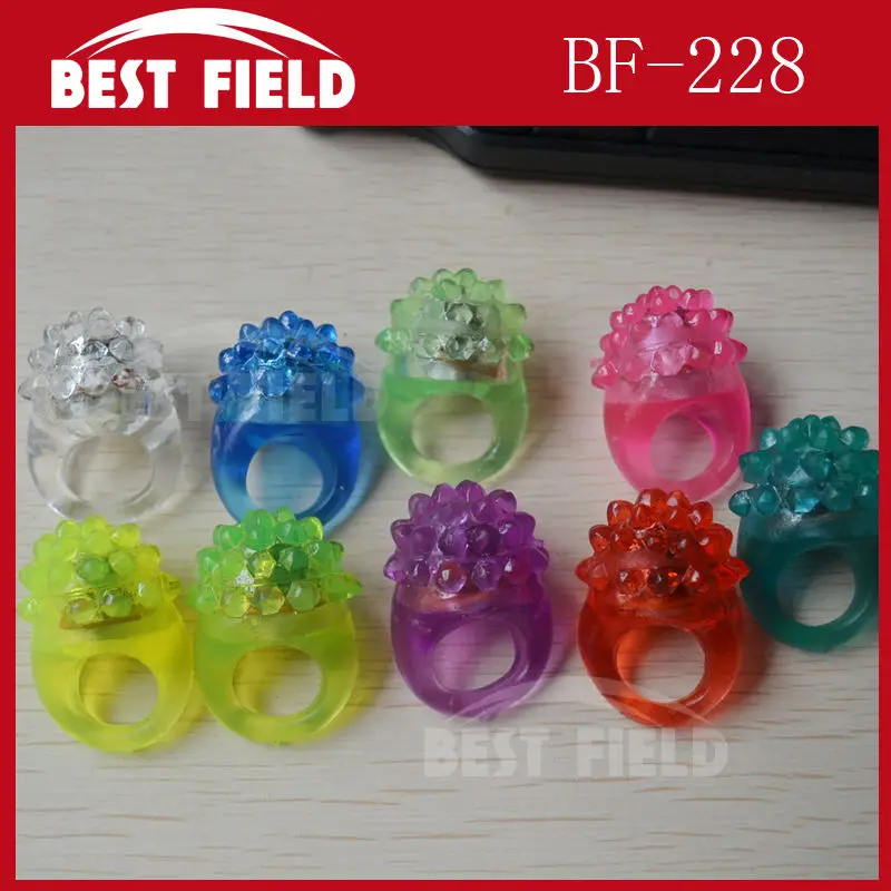 

Free shipping 36pcs/lot led finger ring light LED Flashing Light Up Strawberry Blinking Party Rave Glow Finger Ring Nice