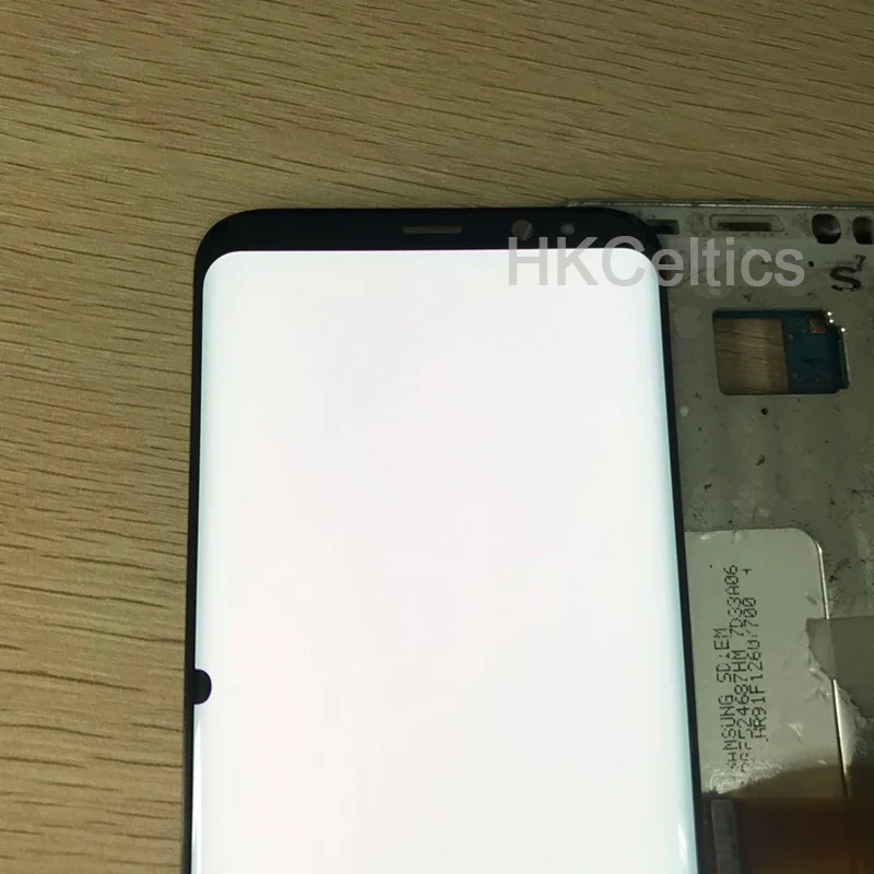 samsung-s8-plus-lcd-with-dead-pixel-on-the-edge-of-screen-(1)