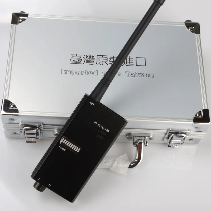 High Sensitivity Wireless Signal Transmitting Detector with RF Frequency Antenna for Anti-Wireless AV Tapping
