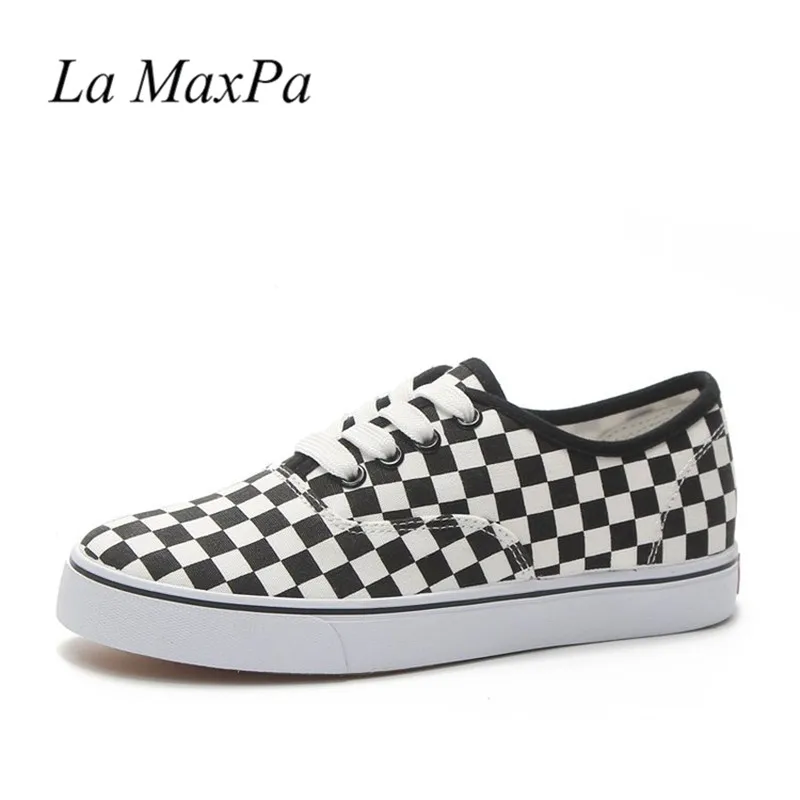 women's black and white canvas shoes