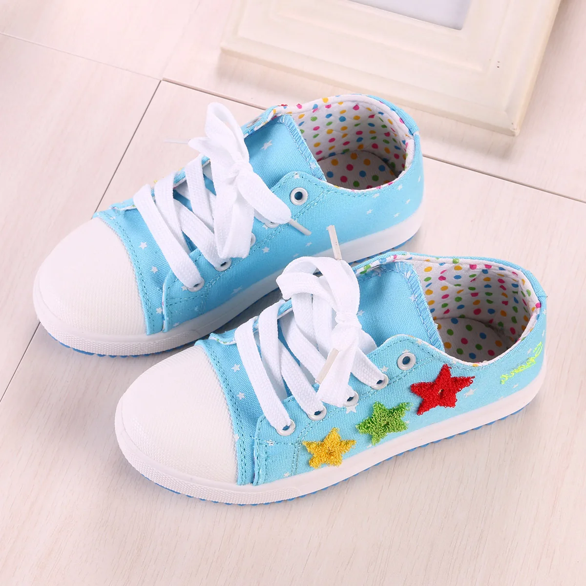 youth canvas shoes