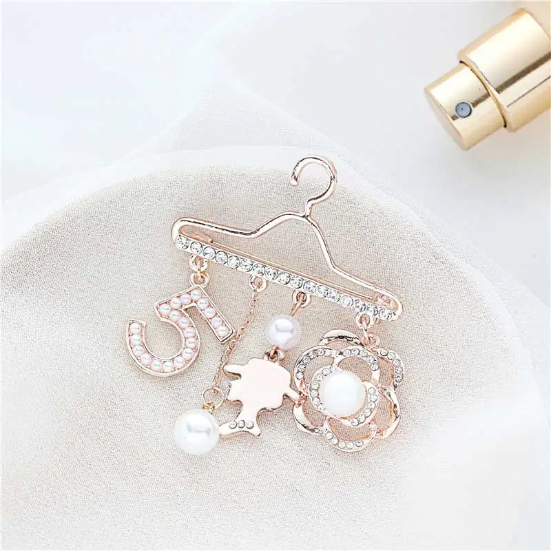 Fashion Jewelry Brooches, Letter Brooches Women