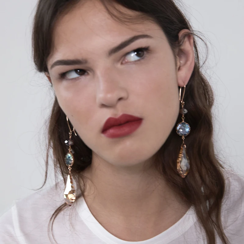 

Girlgo ZA Fashion Style Iridescent Crystal Drop Dangle Earrings for Women Metal Pearl Statement Earrings Pendent Jewelry Brincos