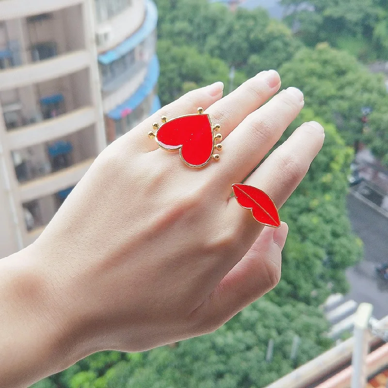 

Lovely Exagerrated Red Lips Charms Open Rings Fashion Punk Lips Statement Rings Party Jewelry Accessories For Women Gift