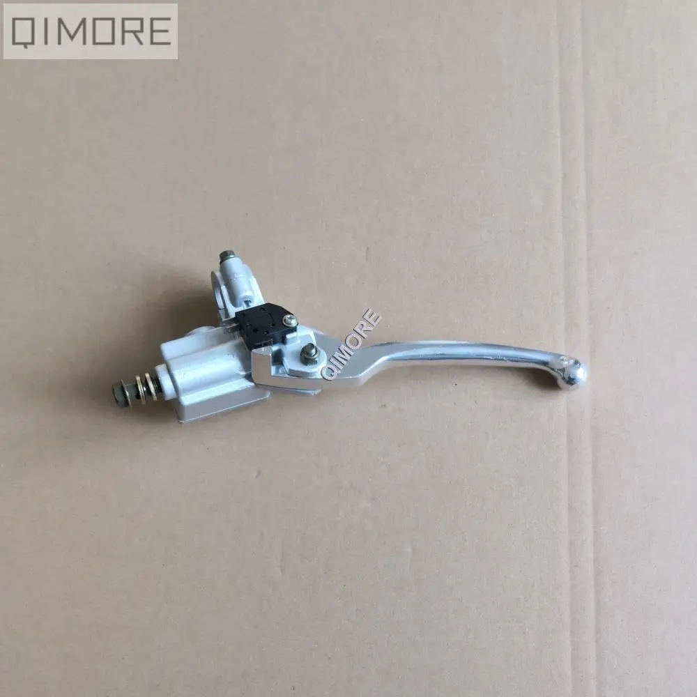 Hunter RH Master brake cylinder 3