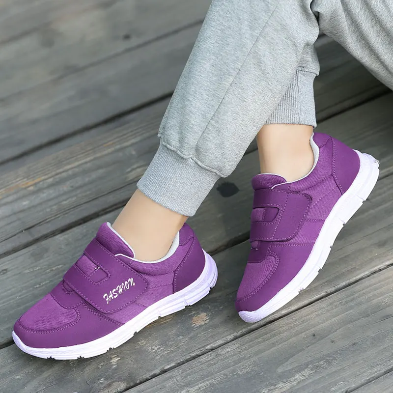 Дышащие женские кроссовки здоровая прогулочная обувь уличная сетчатая Нескользящая Спортивная теннисная обувь для мамы подарок удобная