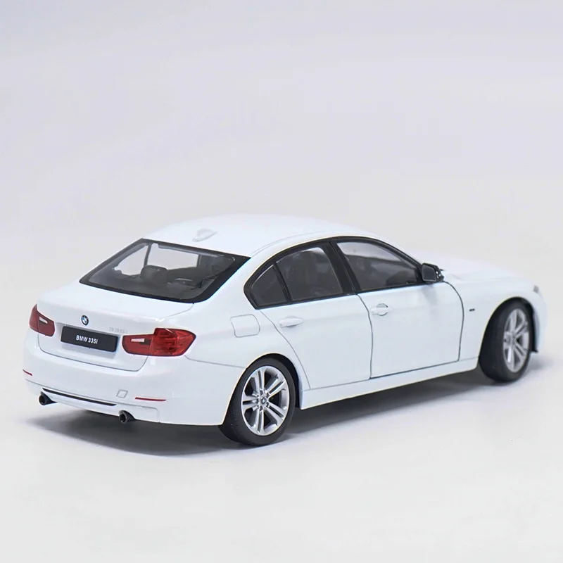 Литые металлические транспортные средства 1:24 модели автомобилей Coche mkd3 масштаб