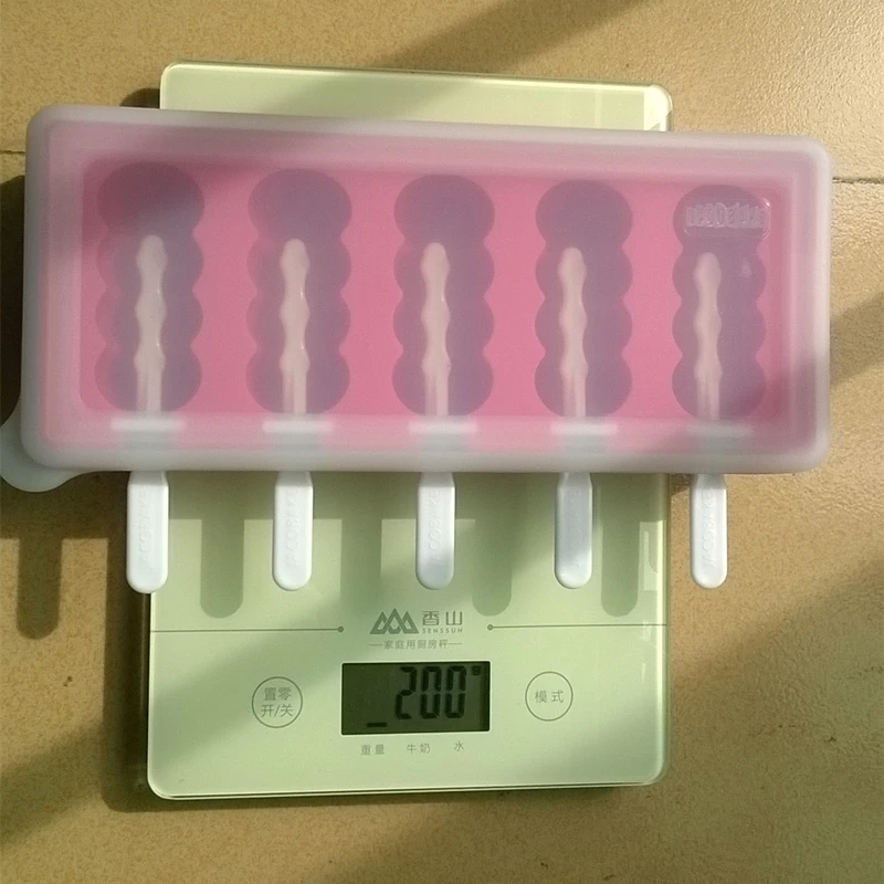 

1 set Ice Cream Tools 5-Cavity Ice cream Molds Soft Popsicle Molds Ice cream Makers With Lid Silicone Mold