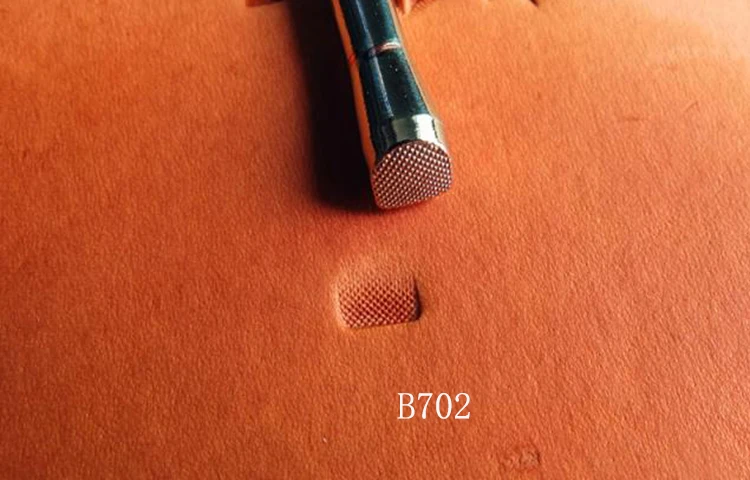 B702