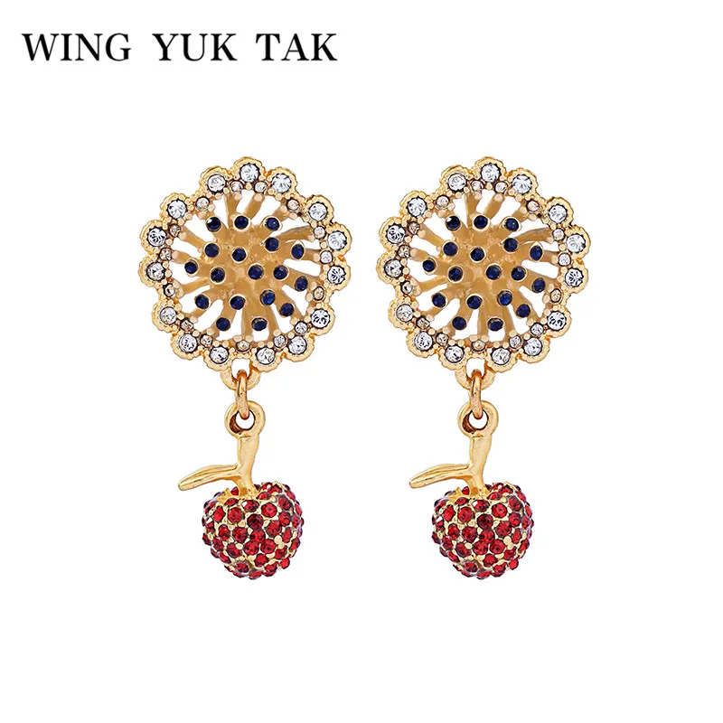 

wing yuk tak Korea Handmade Crystal Boho Stud Earrings for Women Cute Strawberry Earrings Gold Bohemia Statement Jewelry