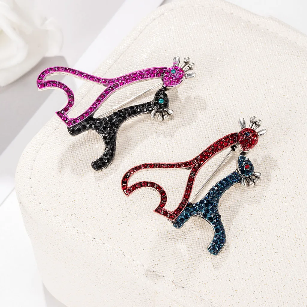 

Creative Color Giraffe Brooches Pins Cute Animal Crystal Rhinestone Metal Christmas Brooch Lapel Pin Broches Women Jewelry Gift