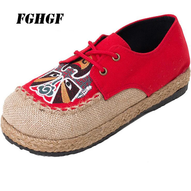 

Hot style nationality wind spring single shoe female round head loafer shoe thick follow face to embroider tide shoe Big yards44