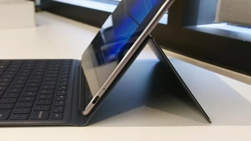Новые 4 аппарат не привязан к оператору сотовой связи 2 в 1 ноутбук huawei MateBook E 2019
