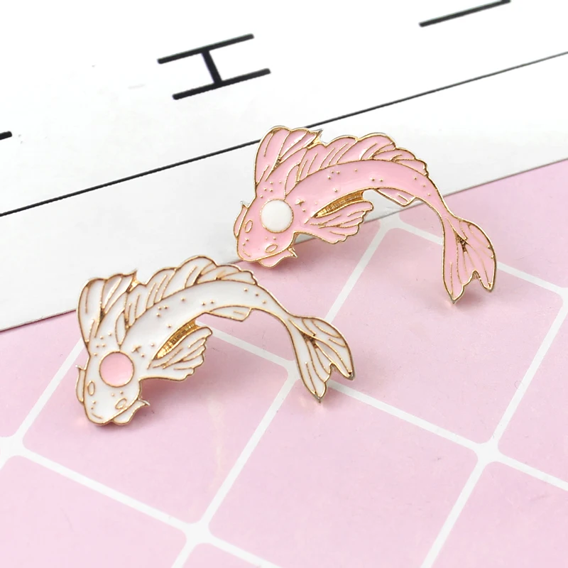 

Cute Cartoon Pink White Squid Brooch Dress Backpack Metal Enamel Badge Pins Ornaments Bring Good Luck Jewelry Gift