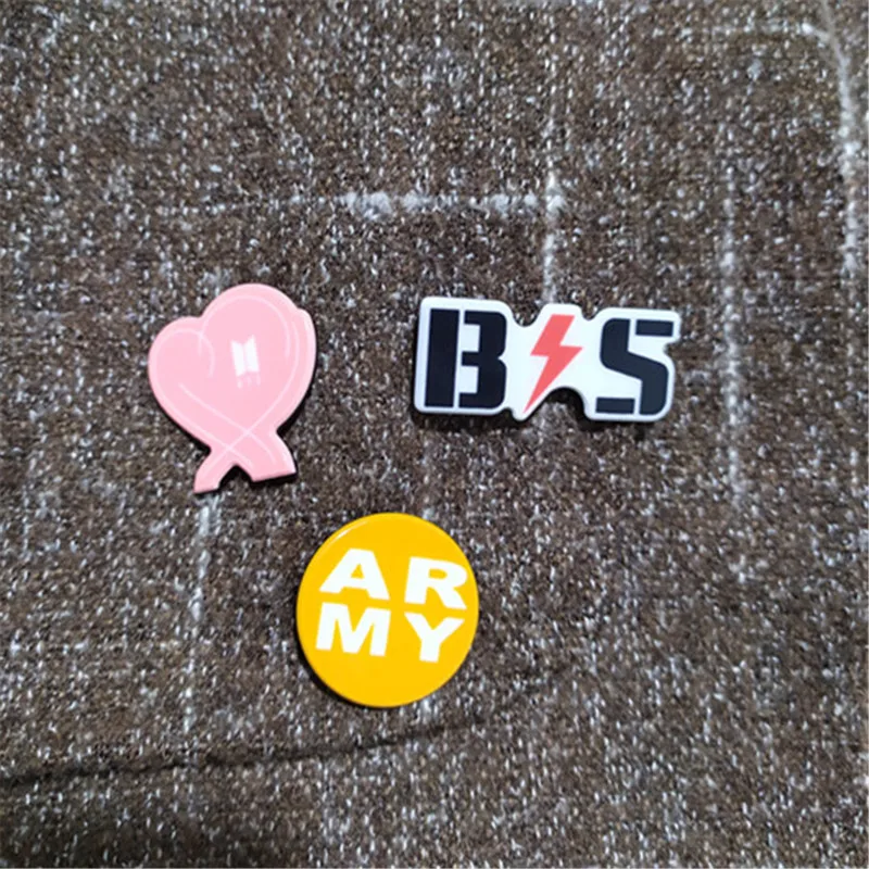 

3PCS/SET Bangtan Boys MAP OF SOUL PERSONA Metal Brooch Enamel Pin Brooches Bag Badge Decoration Pins Button ARMY LUV YG046