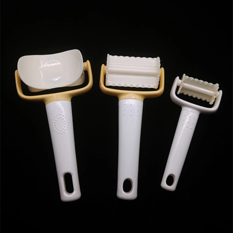 3PCSLOT-Fondant-Cake-Bakery-Tools-Rolling-Angel-Biscuit-Ravioli-Cutter-Plastic-Icing-Spatula-Cookie-Round-Rolling-Biscuit-Cutting-CT1131 (6)