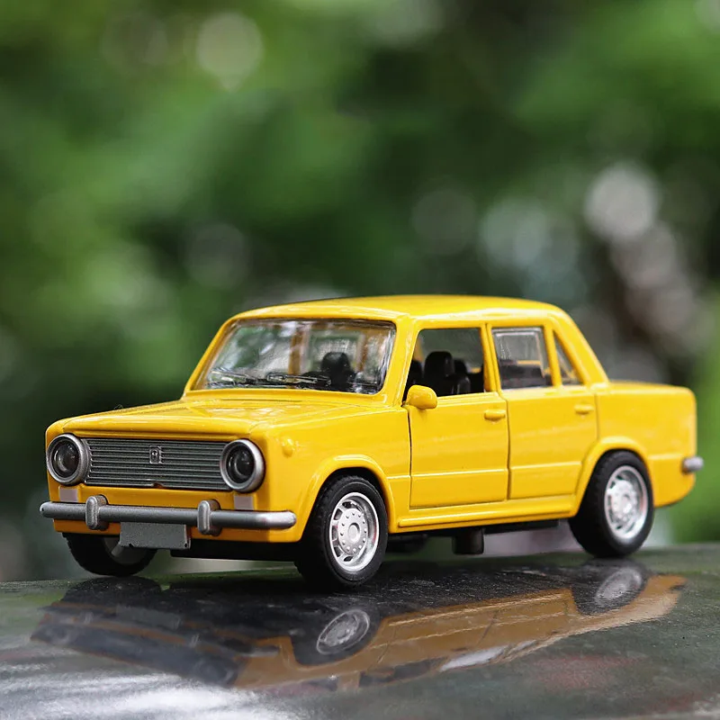 

1/32 LADA Alloy Classic Retro Model Cars Toy Russian Pull Back Die Cast Car Toys