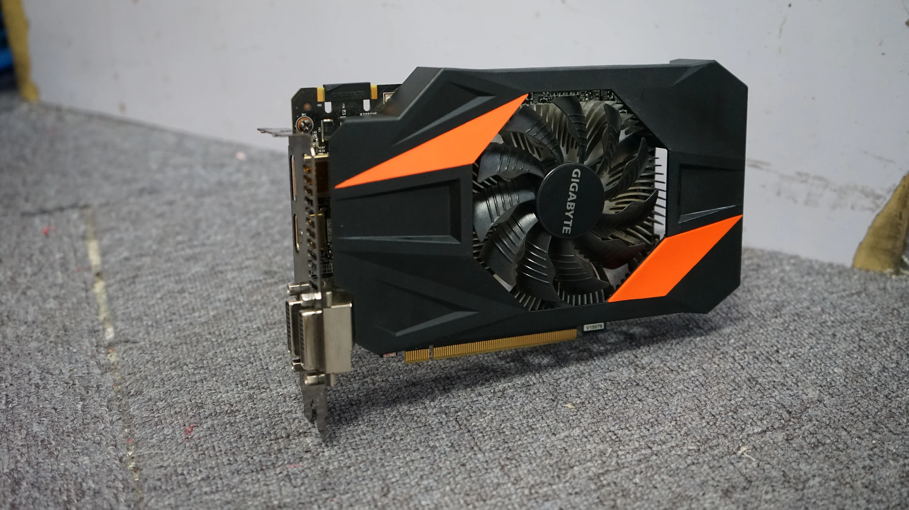 Gigabyte GV N950OC 2GD GT950 GTX950 2 ГБ DDR5 128 бит nVIDIA PC настольные графические карты PCI Express 3 0