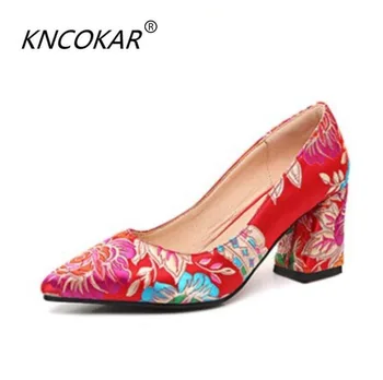 

2018 Women are married to red wedding shoes, Chinese brides and style bridal shoes with a national embroidered single s Shoes