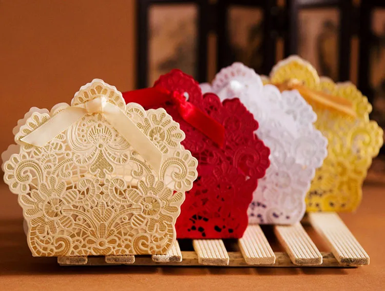 

10pcs Laser Cut Hollow Lace Flower White/Gold/Red Candy Box Luxury Wedding Party Sweets Candy Gift Favour Favors Boxes